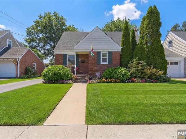 47 Peek Street, ROCHELLE PARK, NJ 07662