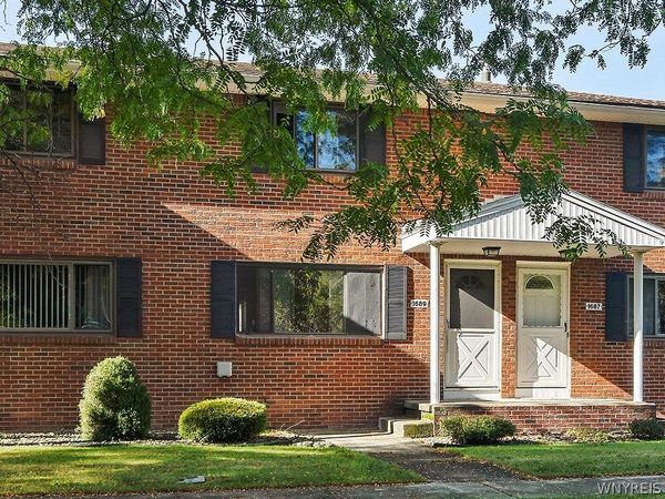 1689 Orchard Park Road , Buffalo, NY 14224