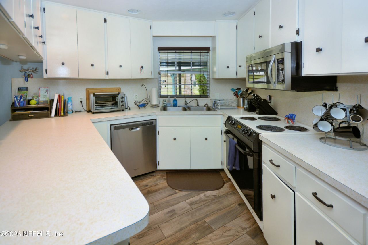 176 Lake Drive, Florahome, FL 32140 Photo