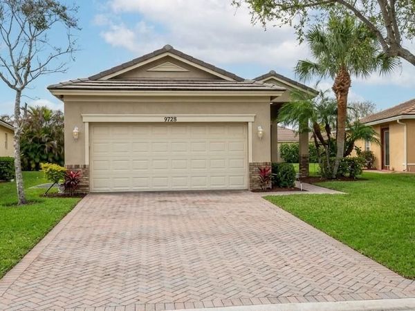 9728 SW Eastbrook Circle, Port St. Lucie, FL 34987