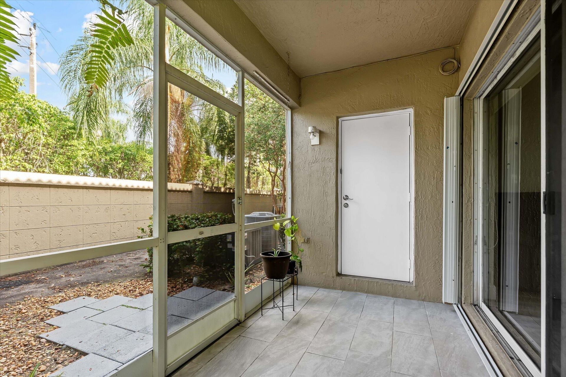 238 SW 122nd Terrace, Pembroke Pines, FL 33025 Photo