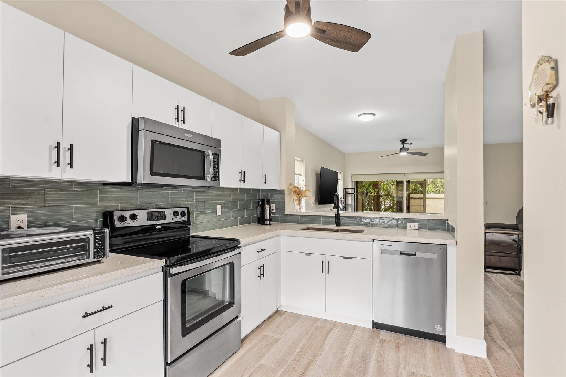 238 SW 122nd Terrace, Pembroke Pines, FL 33025 Photo