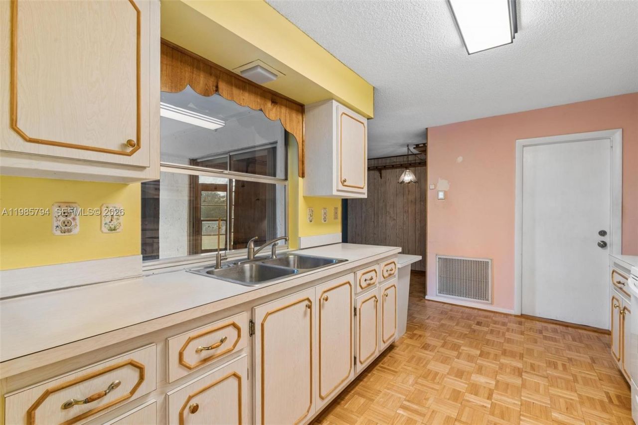 9306 NW 80th St , Tamarac, FL 33321 Photo