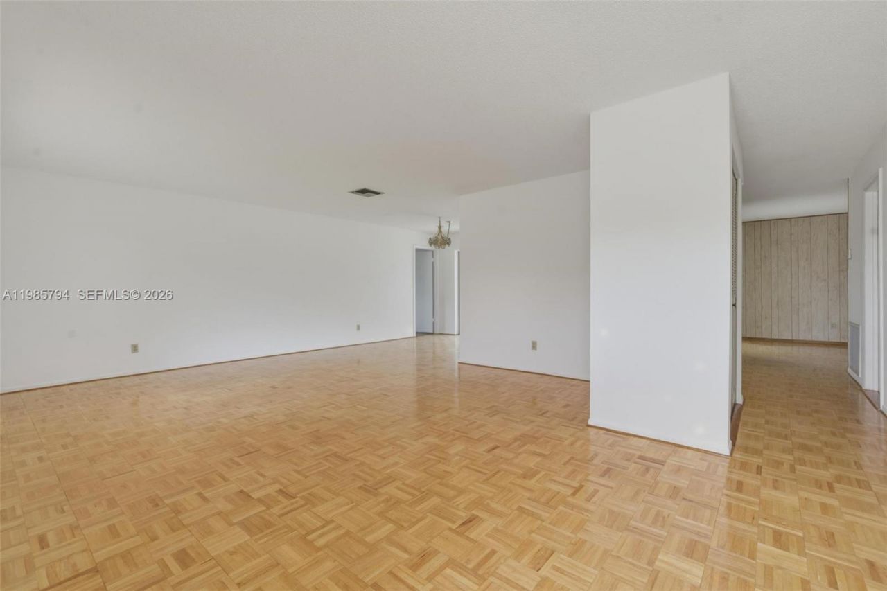 9306 NW 80th St, Tamarac, FL 33321 Photo