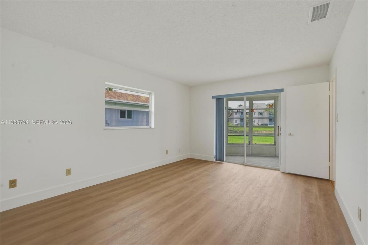 9306 NW 80th St, Tamarac, FL 33321 Photo