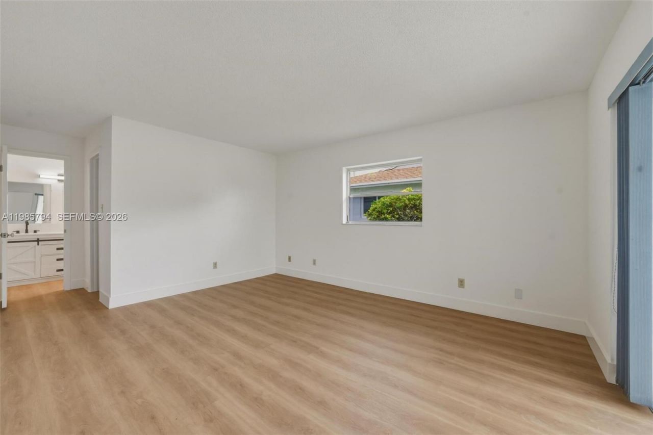 9306 NW 80th St, Tamarac, FL 33321 Photo