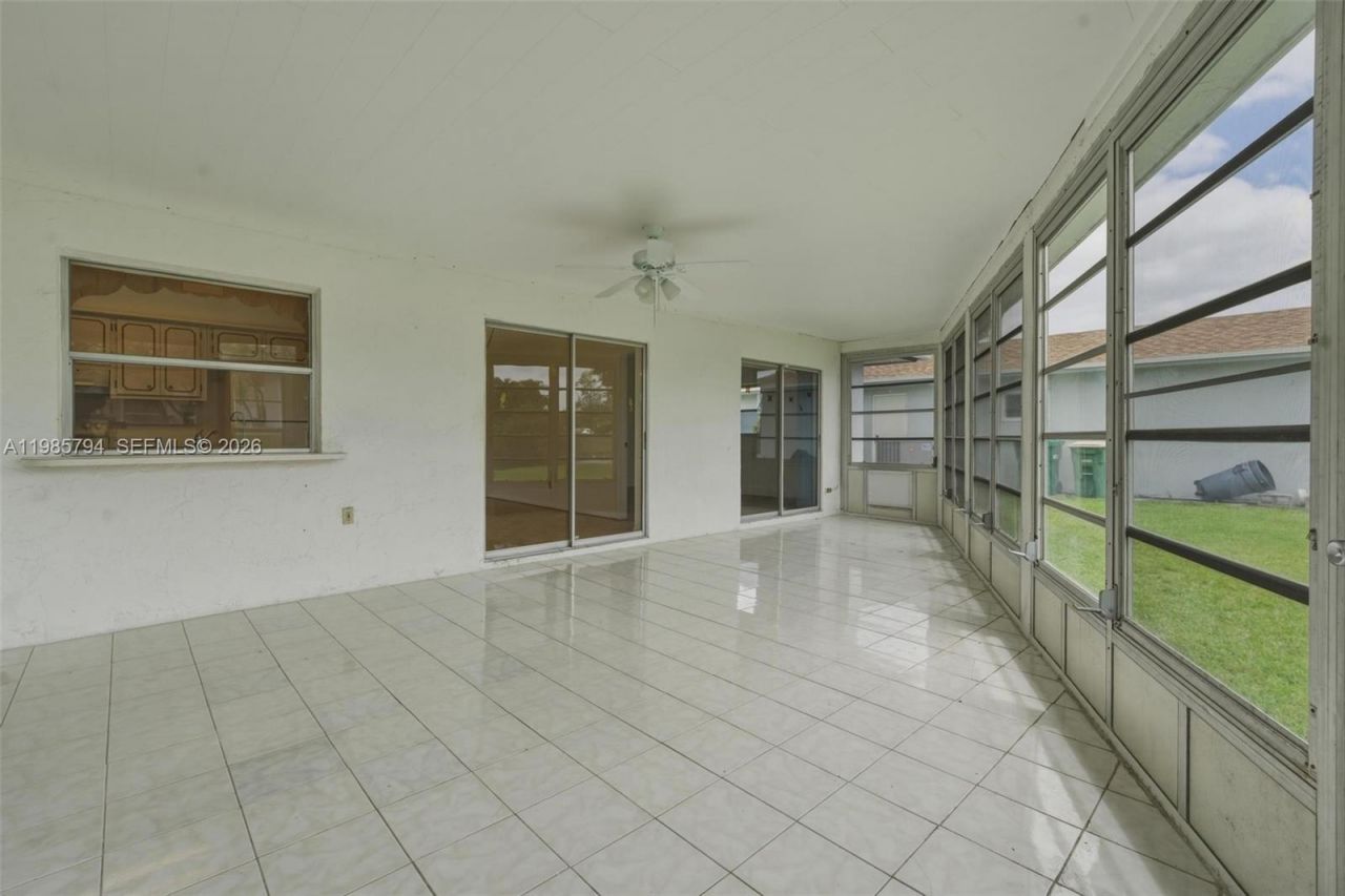 9306 NW 80th St, Tamarac, FL 33321 Photo