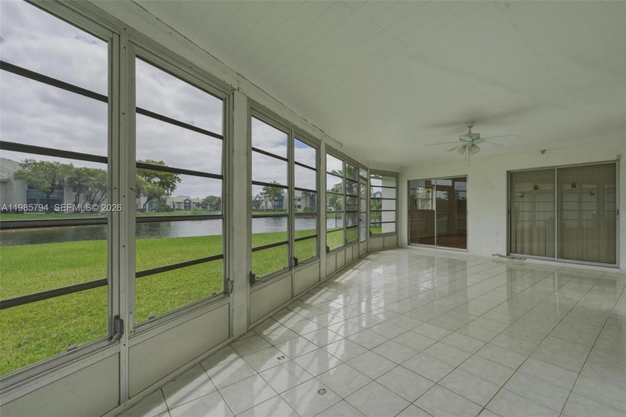 9306 NW 80th St, Tamarac, FL 33321 Photo