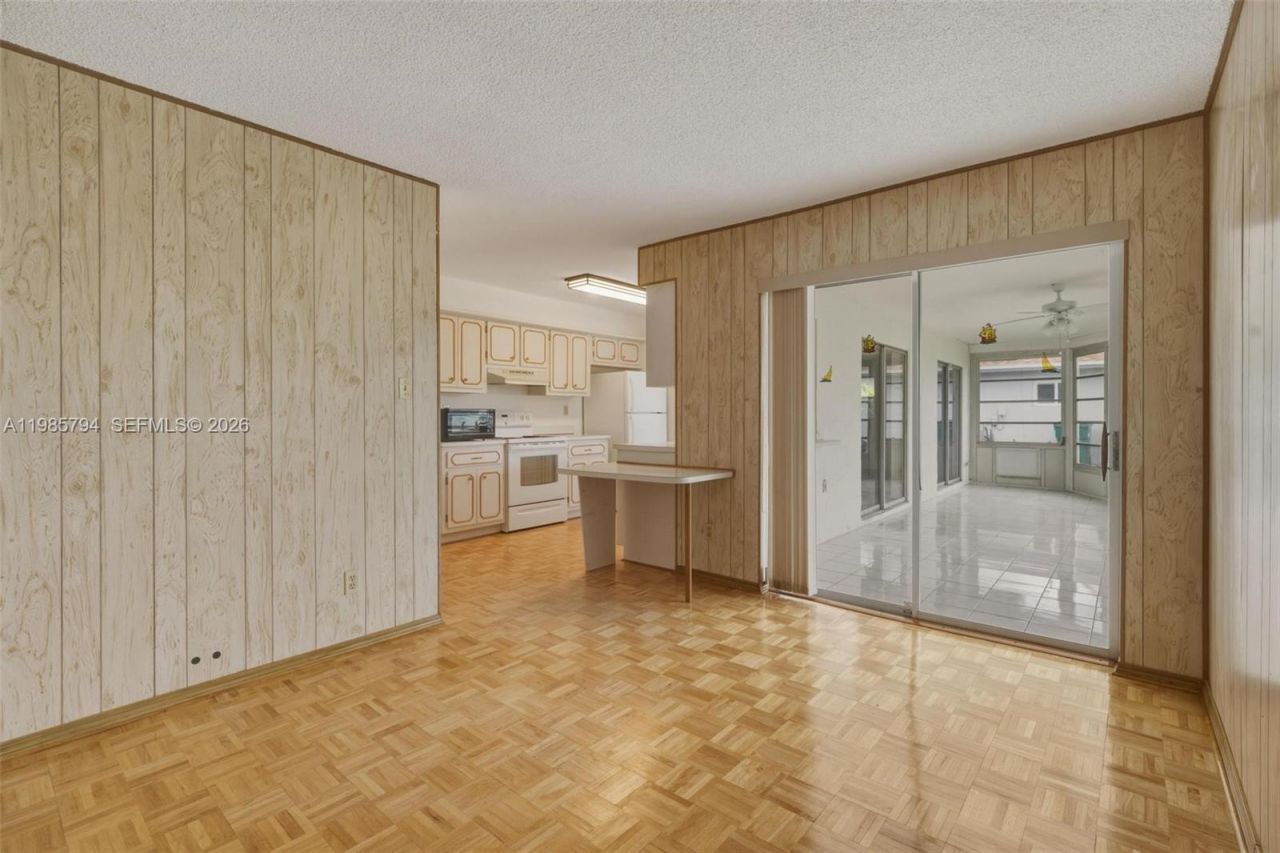 9306 NW 80th St, Tamarac, FL 33321 Photo