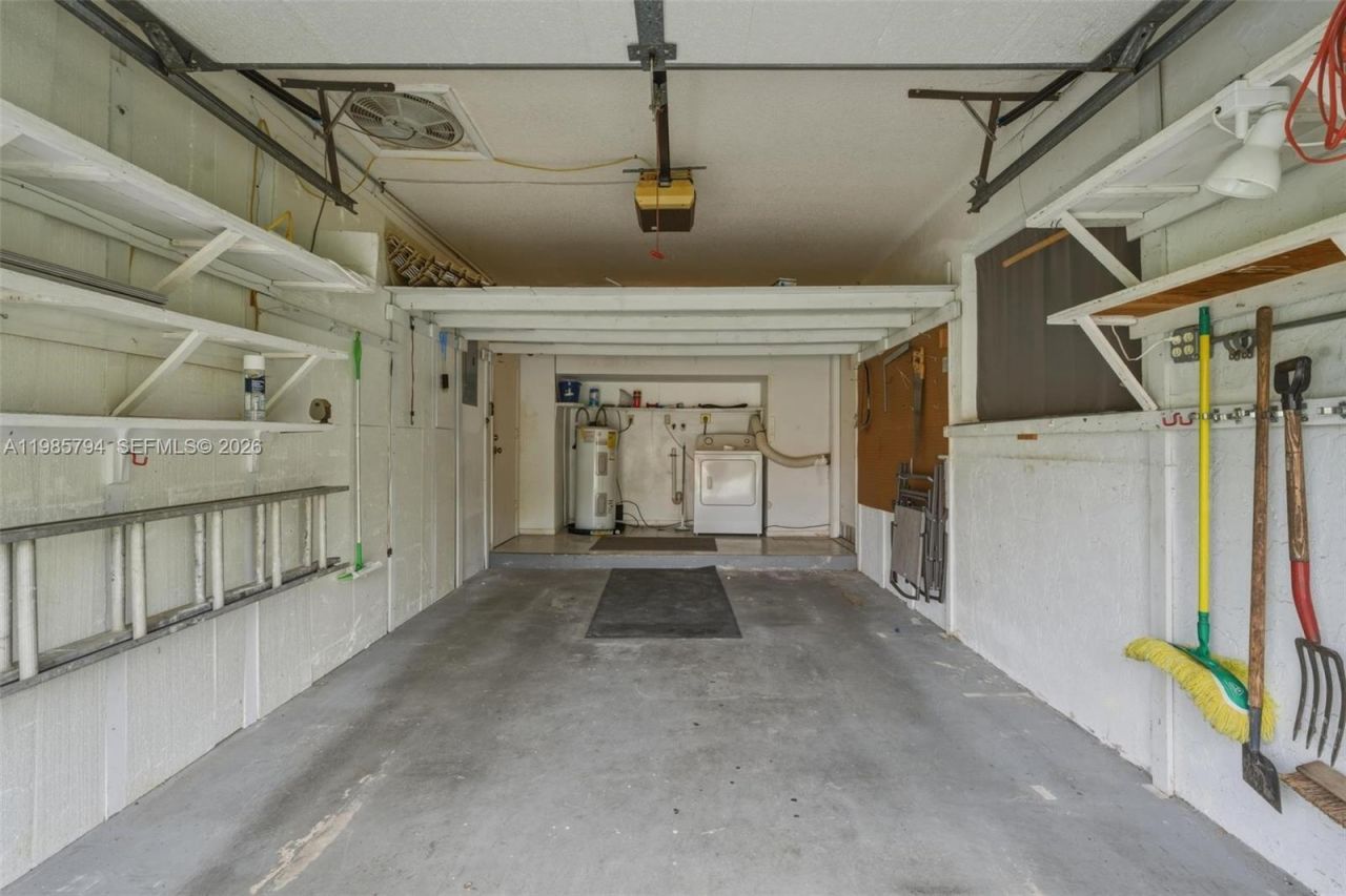 9306 NW 80th St, Tamarac, FL 33321 Photo