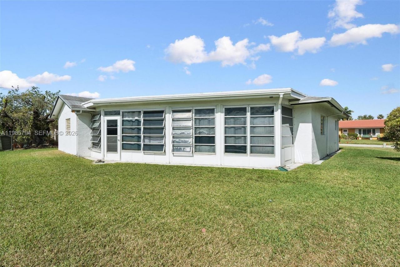 9306 NW 80th St , Tamarac, FL 33321 Photo