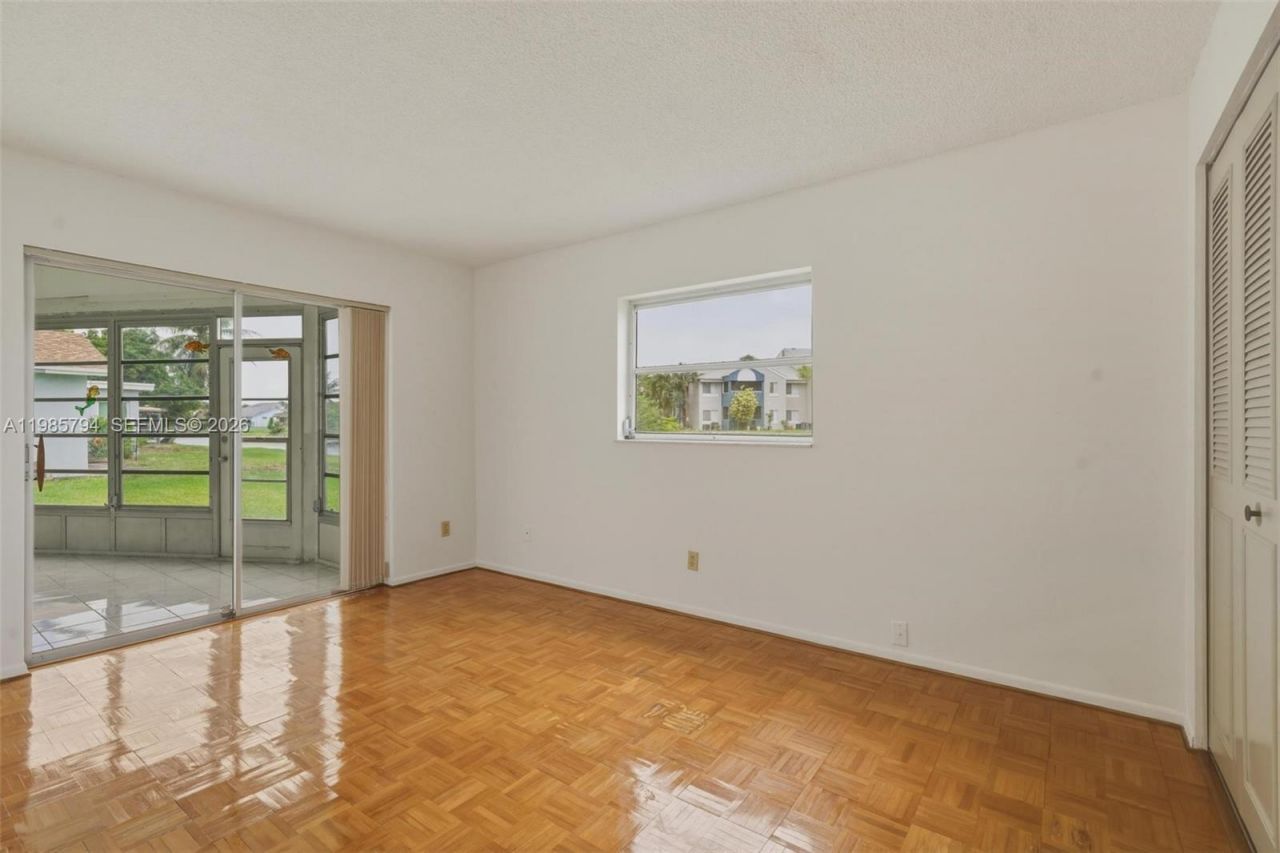 9306 NW 80th St, Tamarac, FL 33321 Photo