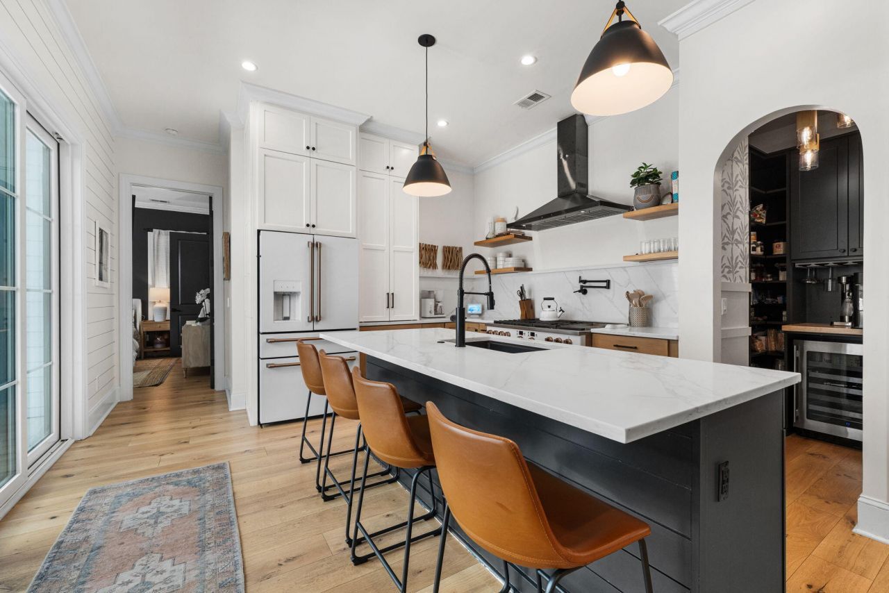 736 Atlantic Street Photo 16