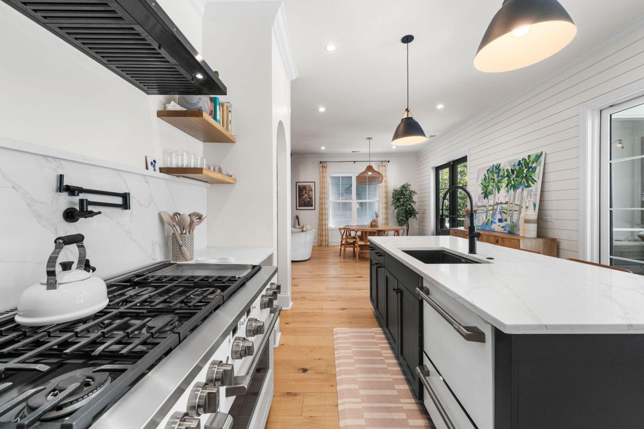 736 Atlantic Street Photo 17