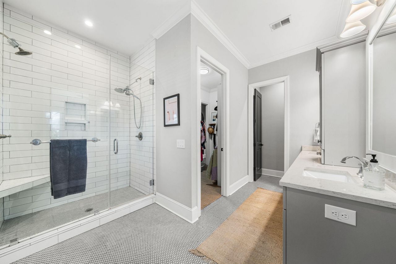 736 Atlantic Street Photo 26