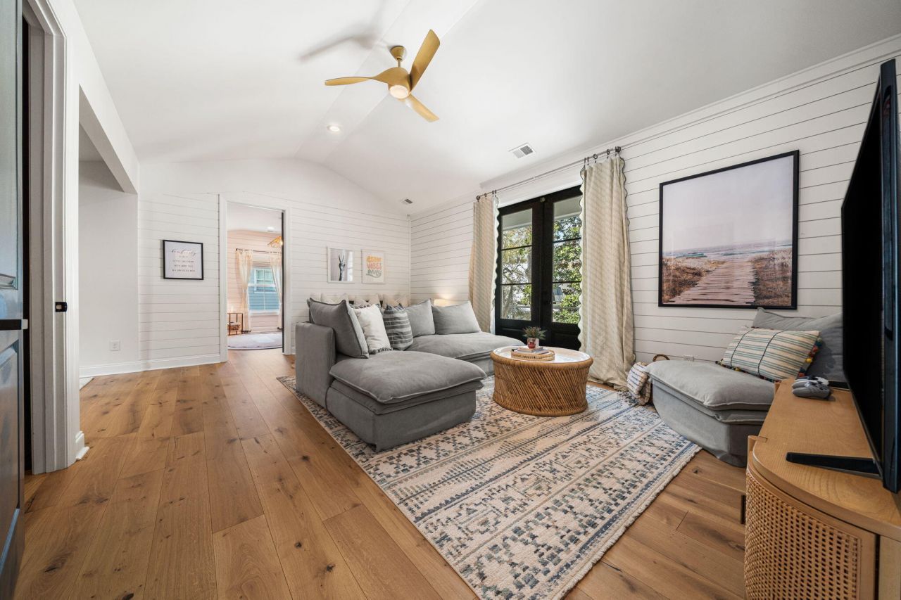 736 Atlantic Street Photo 36