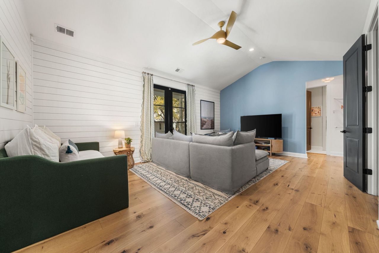 736 Atlantic Street Photo 38