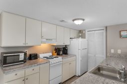 5905 South Kings Hwy.  photo 4