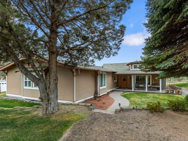 1042 NE Upper Drive, Madras, OR 97741
