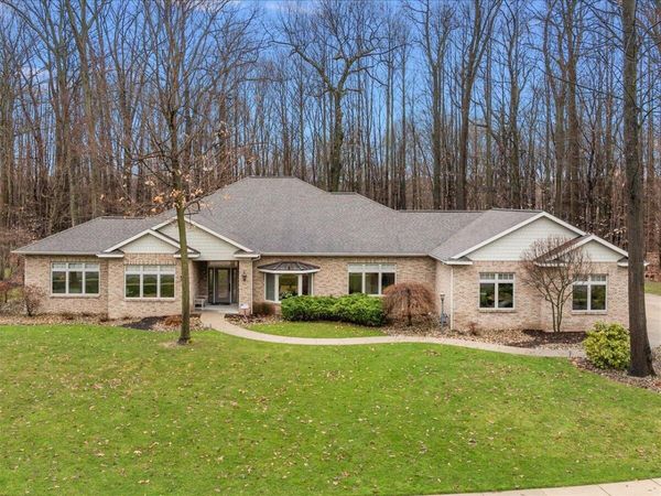 2666 Heritage Way, Stevensville, MI 49127