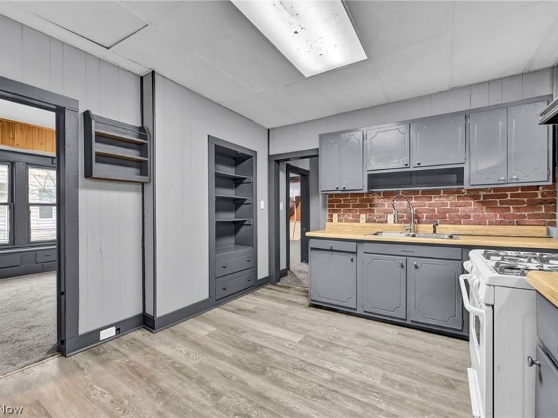 2129 E 30th Street , Lorain, OH 44055 Photo 13