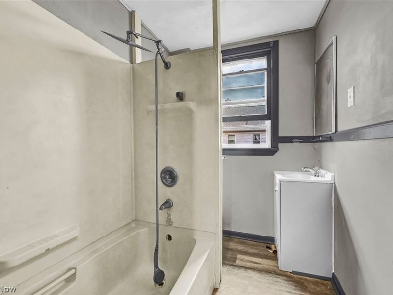 2129 E 30th Street , Lorain, OH 44055 Photo 17