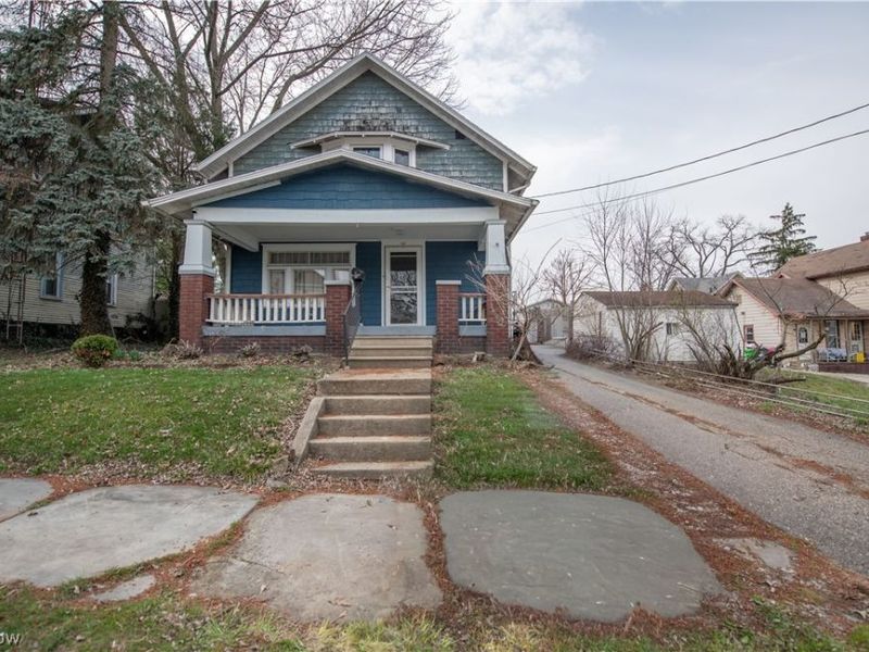 33 S Lincoln Avenue , Alliance, OH 44601 Photo 1