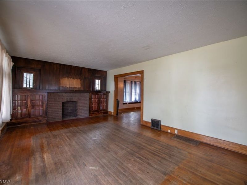 33 S Lincoln Avenue , Alliance, OH 44601 Photo 5