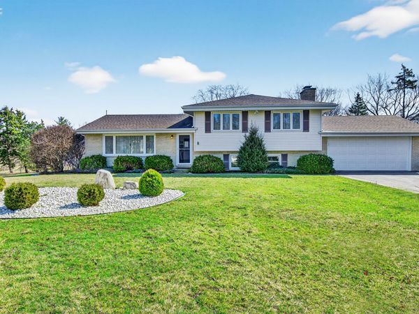 113 S Wedgewood Drive , Barrington, IL 60010