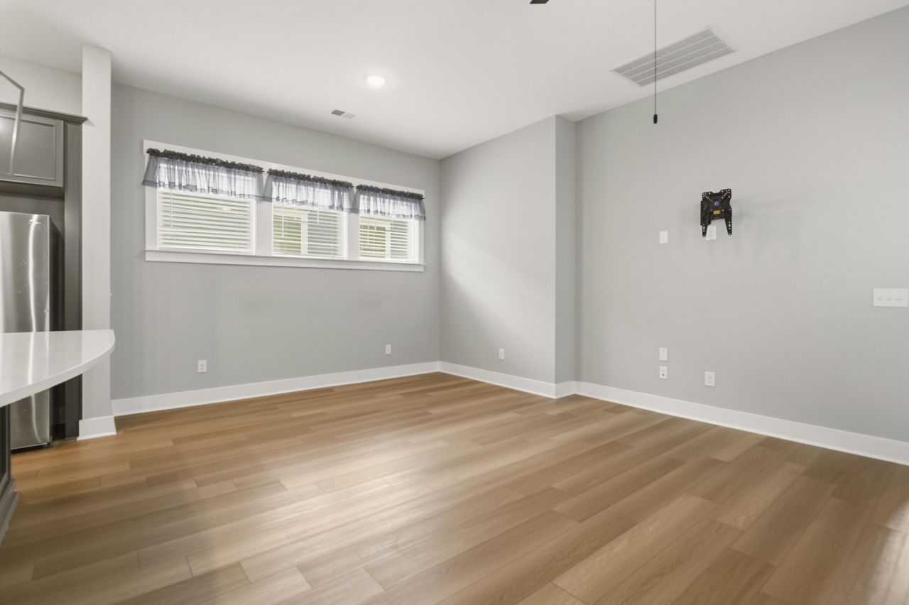 553 Sound Drive Photo 9