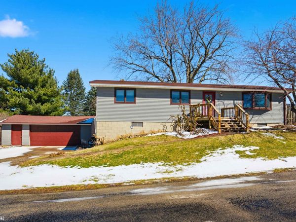 203 E Ogden Street, Montezuma, IA 50171