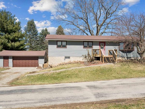 203 E Ogden Street, Montezuma, IA 50171