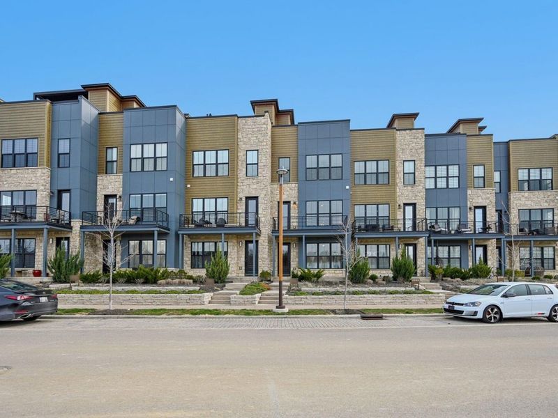 2290 Quarry Trails Drive, Columbus, OH 43228 Photo 1