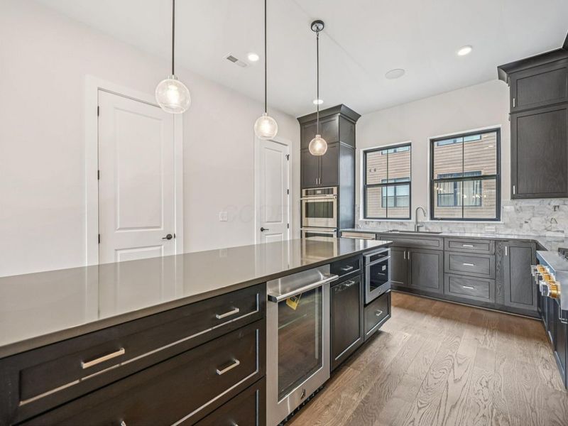 2290 Quarry Trails Drive, Columbus, OH 43228 Photo 11