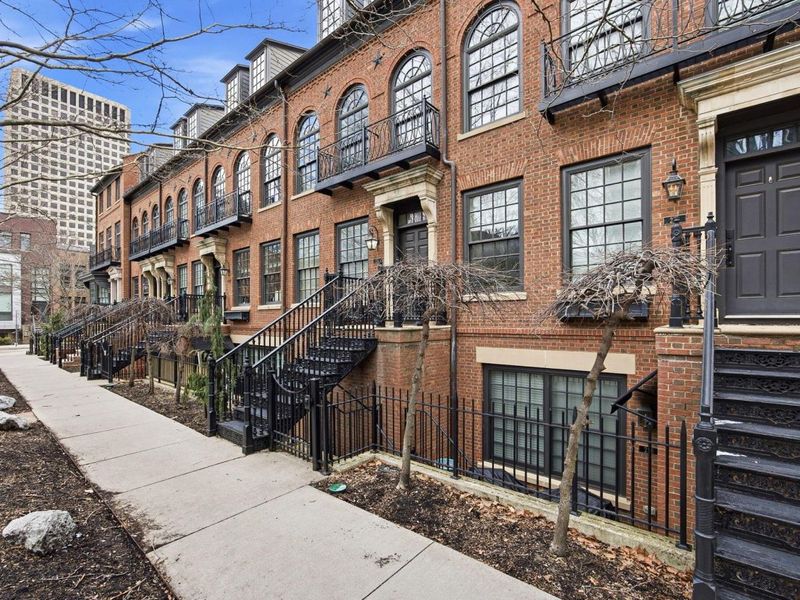 236 E Gay Street, Unit G24, Columbus, OH 43215 Photo 2