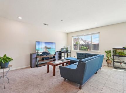 7345 Tawny Port Way, Sacramento, CA 95829 Photo