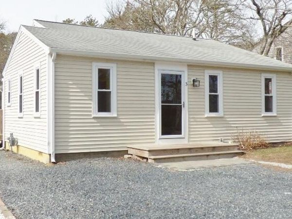 3 Circuit Road N, West Yarmouth, MA 02673