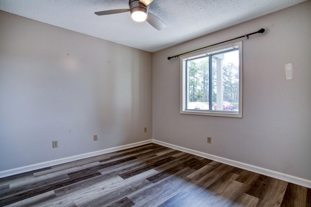 1290 White Tree Ln.  Photo 11