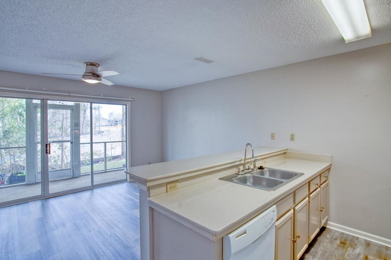 1290 White Tree Ln.  Photo 9