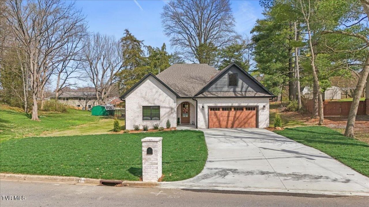 2306 Rambling Road, Johnson City, TN 37604 Main Photo