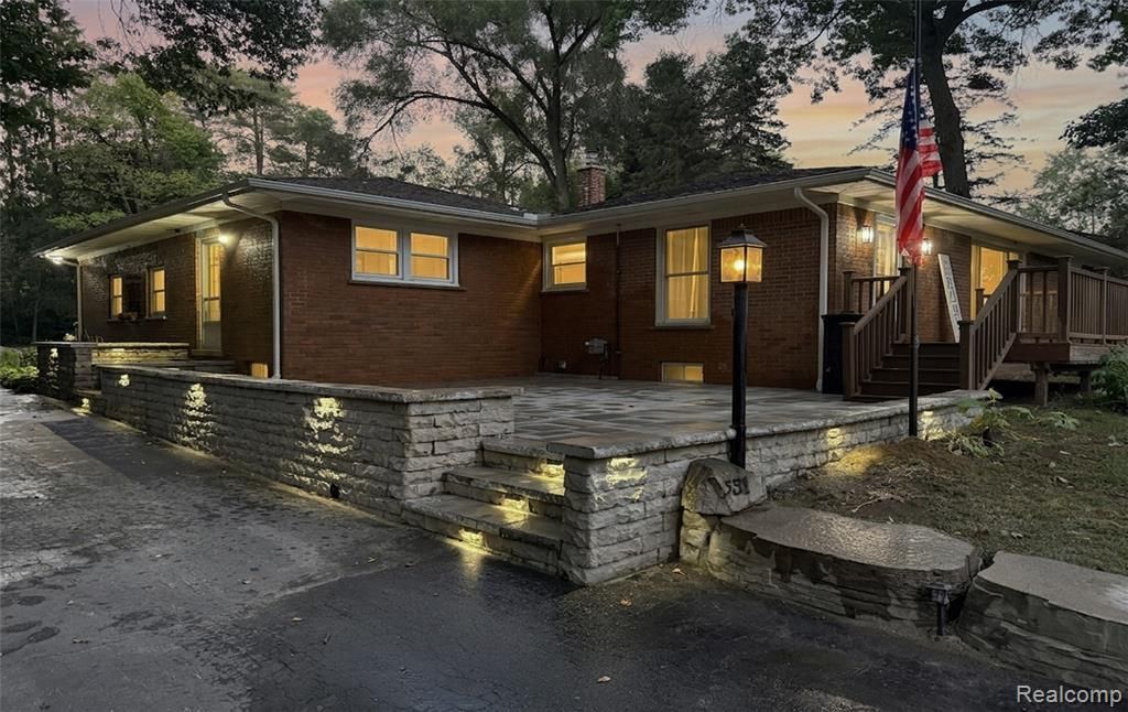 531 Oxbow Lake Road, White Lake Township, MI 48386 Main Photo