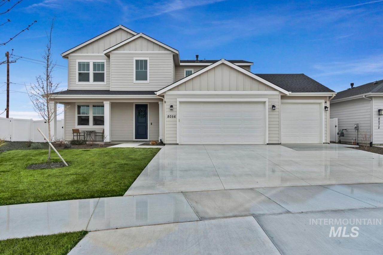 8056 S Diamond River Ave, Meridian, ID 83642 Main Photo