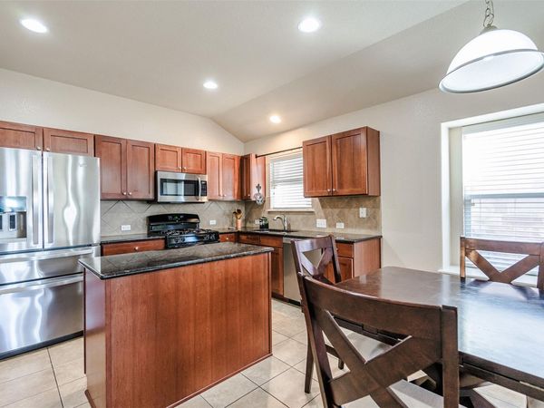 2404 Christoff LOOP, Austin, TX 78748
