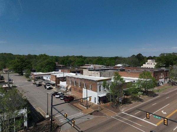 132 W COURT AVE, Selmer, TN 38375