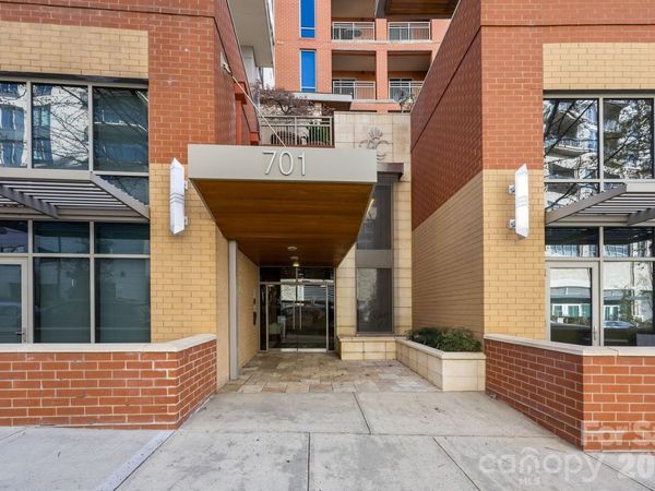 701 Royal Court , Unit 1009, Charlotte, NC 28202