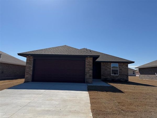 917 Hazy Brook Circle, Chickasha, OK 73018