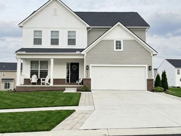 251 Quartz Way, White Lake, MI 48386