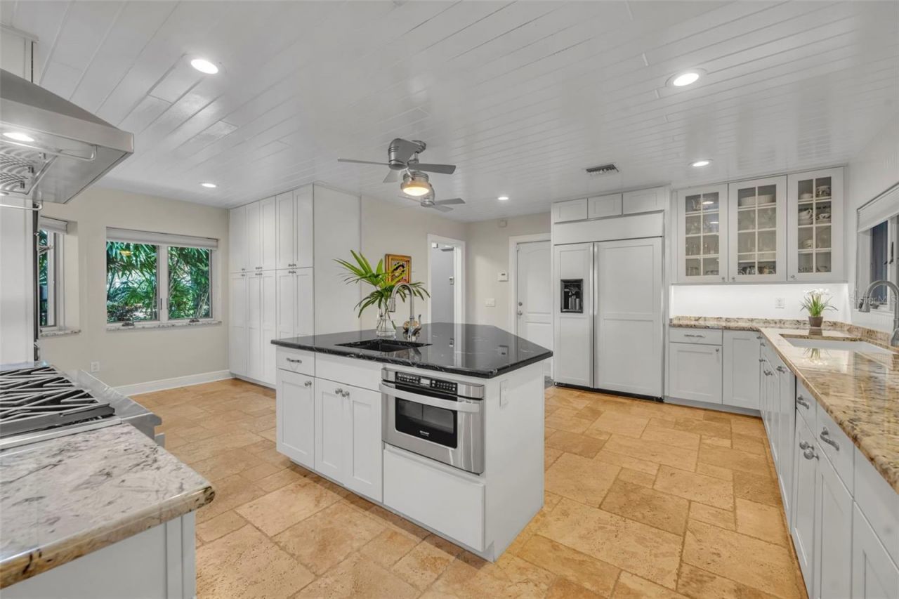 1416 Lake Shore Drive, Orlando, FL 32803 Photo