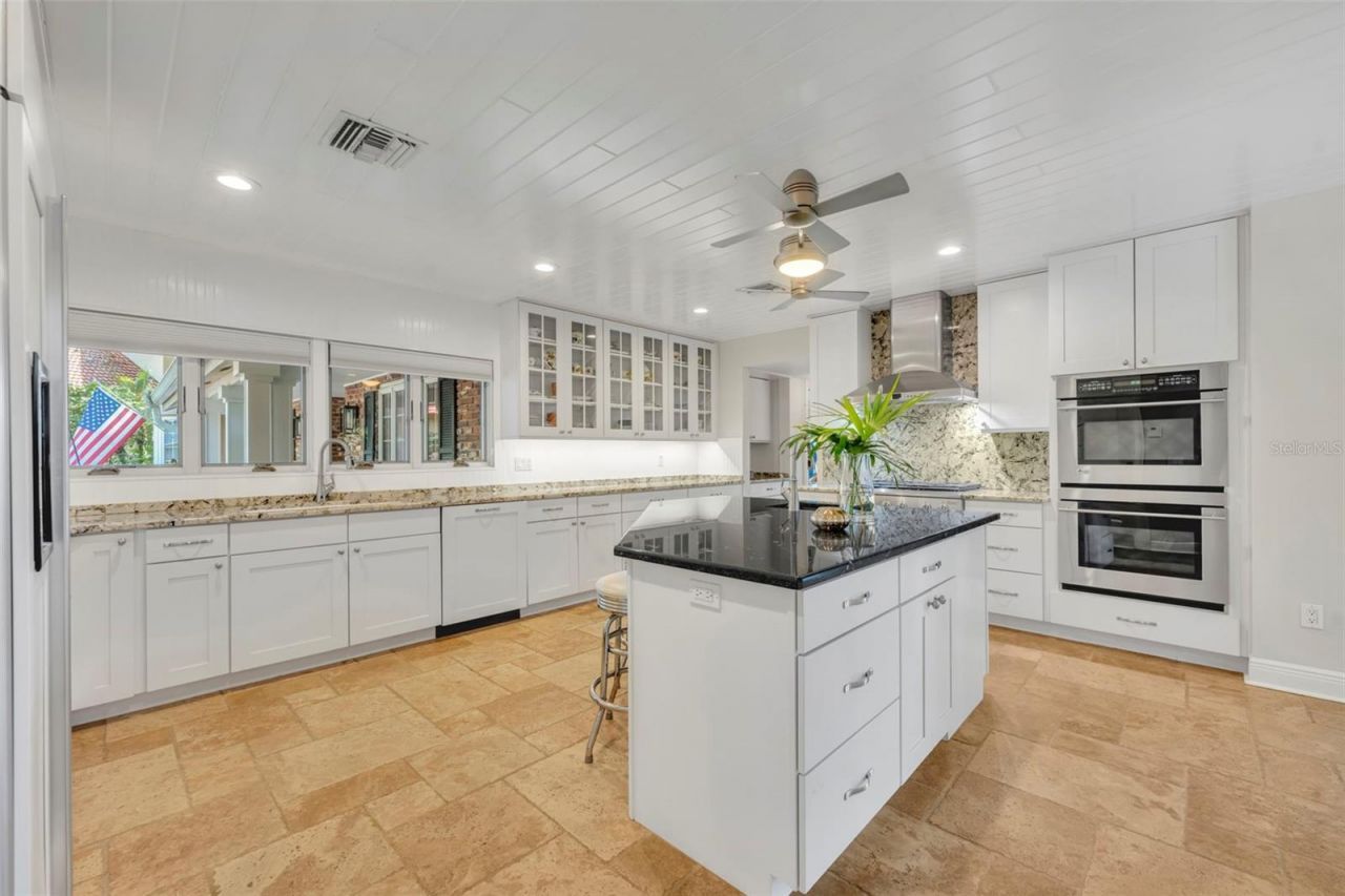 1416 Lake Shore Drive, Orlando, FL 32803 Photo