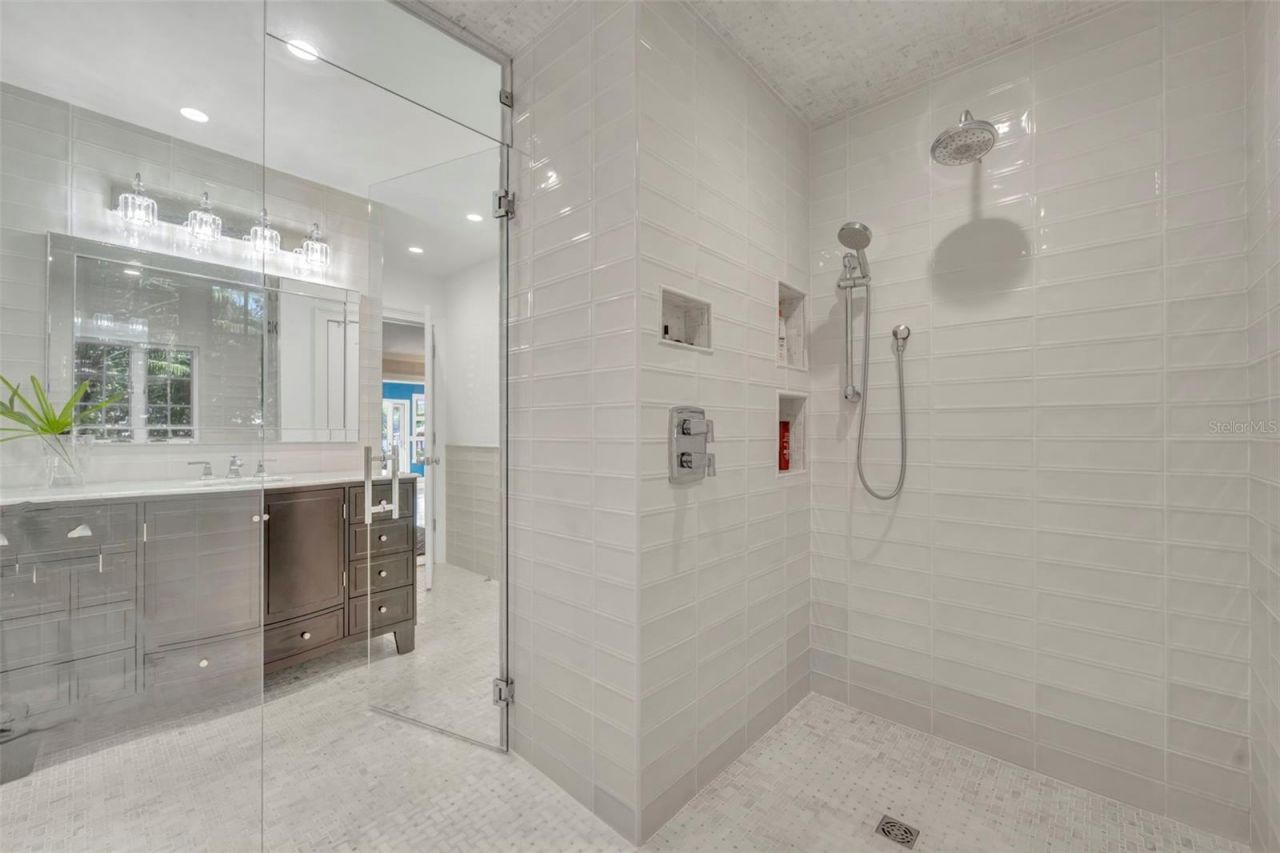 1416 Lake Shore Drive, Orlando, FL 32803 Photo